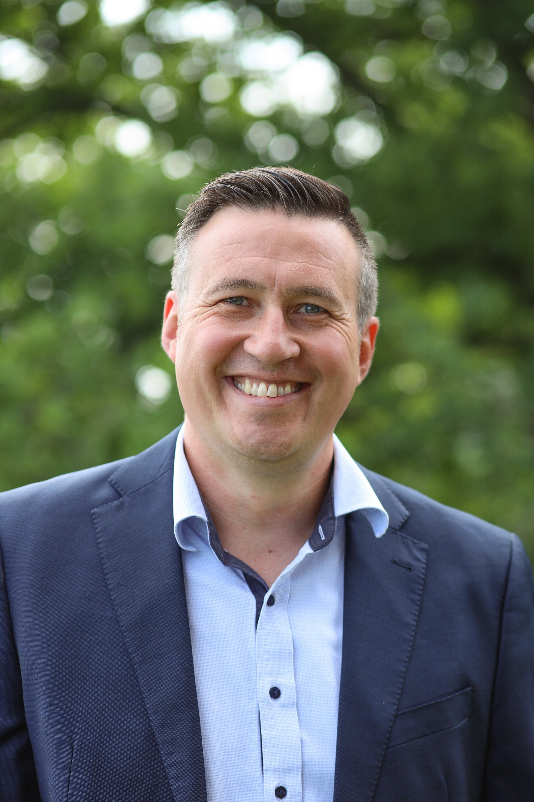 „Lernen Sie die Menschen kennen, die sich 2025 für Ihre Gemeinde zur Wahl stellen – engagiert, transparent und bereit, Verantwortung zu übernehmen André Stoff - für den Wahlbezirk 2 „Lernen Sie die Menschen kennen, die sich 2025 für Ihre Gemeinde zur Wahl stellen – engagiert, transparent und bereit, Verantwortung zu übernehmen André Stoff - für den Wahlbezirk 2